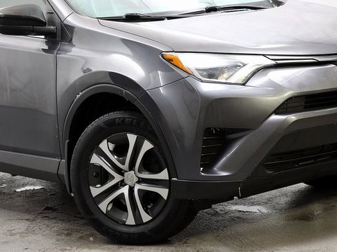 Used 2017 Toyota RAV4 LE image 3