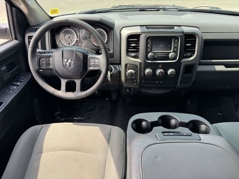 Used 2018 RAM 1500 Express w/ Express Value Package AWD/4WD image 10