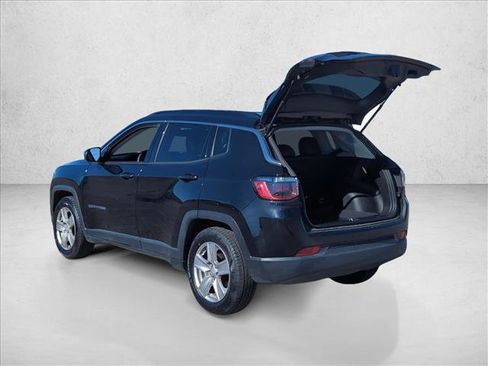 Used 2022 Jeep Compass Latitude image 6