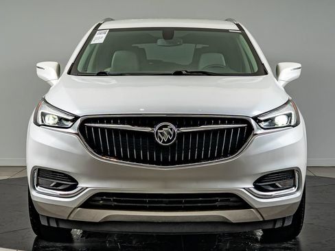Used 2019 Buick Enclave Essence FWD image 2