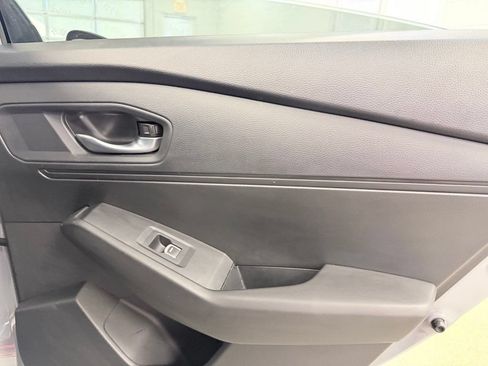Used 2025 Honda Accord Sport image 25