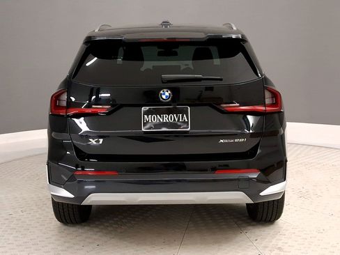 Certified 2025 BMW X1 xDrive28i w/ Convenience Package AWD/4WD image 8
