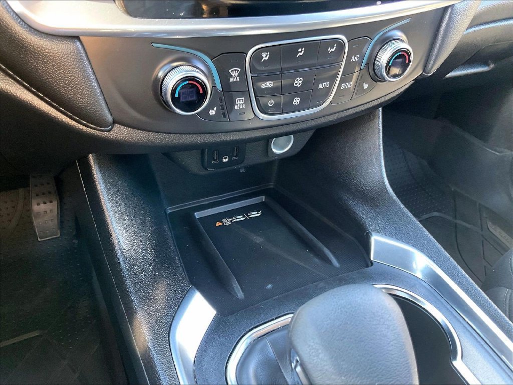 Used 2024 Chevrolet Traverse Limited LT AWD/4WD image 26