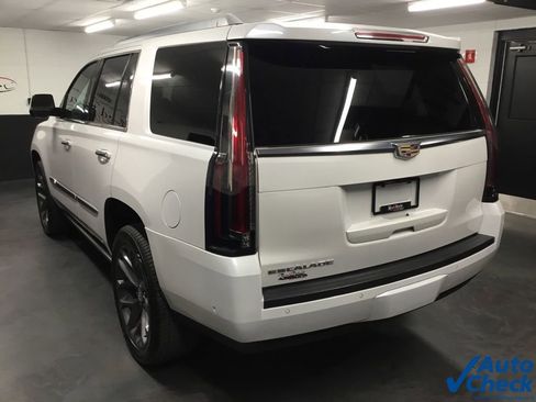 Used 2017 Cadillac Escalade Premium Luxury image 7