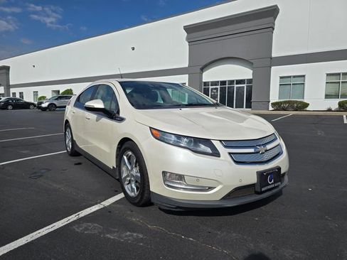 Used 2014 Chevrolet Volt Premium w/ Premium Trim Package image 13