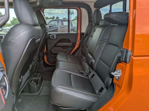 Used 2025 Jeep Gladiator Sport AWD/4WD image 14