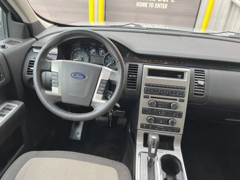 Used 2011 Ford Flex SE image 14