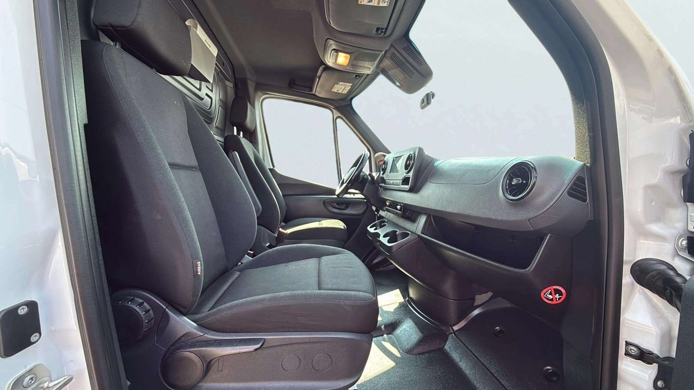 Used 2022 Mercedes-Benz Sprinter 1500 image 19