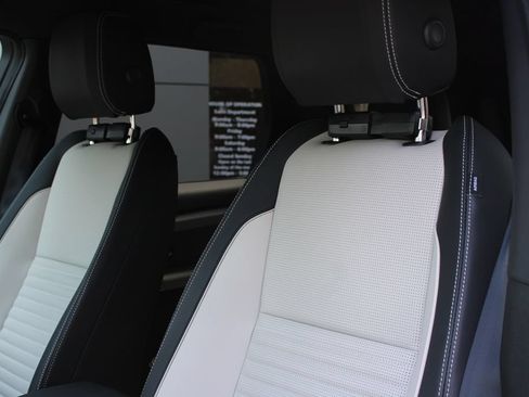 Certified 2025 Land Rover Discovery Sport Dynamic SE AWD/4WD image 7