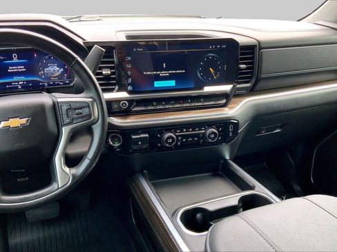 Used 2024 Chevrolet Silverado 2500 LT AWD/4WD image 7