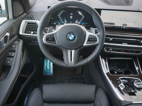 Used 2025 BMW X5 M60i image 15
