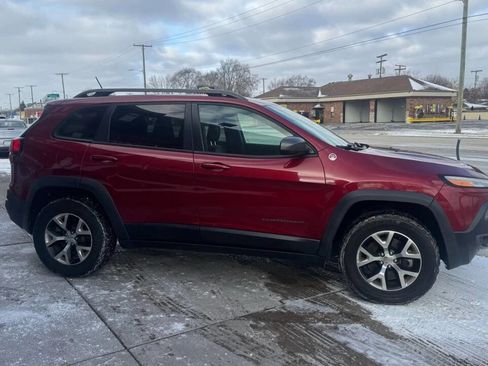 Used 2014 Jeep Cherokee Trailhawk w/ Comfort/Convenience Group AWD/4WD image 5