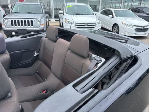 Used 2014 Ford Mustang Convertible image 21
