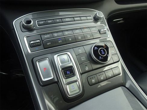 Used 2022 Hyundai Santa Fe Calligraphy image 15