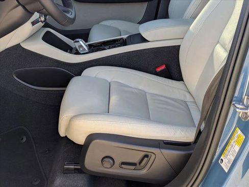 Used 2023 Volvo XC40 B5 Plus w/ Driver Assist Package image 18