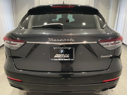 Used 2022 Maserati Levante GT AWD/4WD image 5