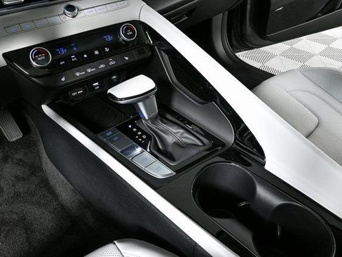 New 2026 Hyundai Elantra Limited image 29