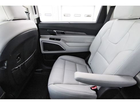 Used 2021 Kia Telluride EX w/ EX Premium Package AWD/4WD image 11