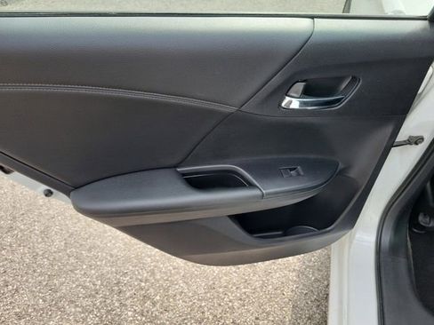 Used 2014 Honda Accord Sport image 12