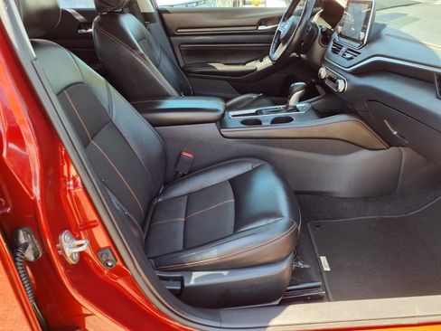 Used 2021 Nissan Altima 2.5 SR FWD image 11