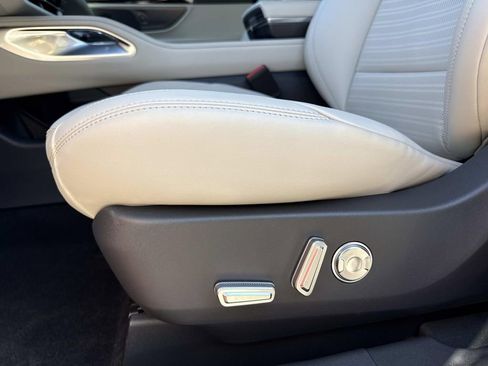 New 2026 Lincoln Nautilus Reserve image 19