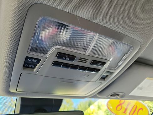 Used 2018 Toyota Highlander Limited image 20