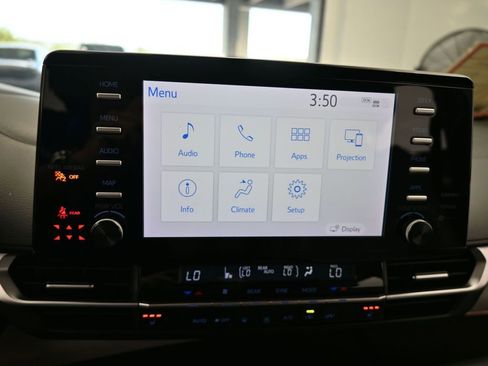 Used 2021 Toyota Sienna XLE image 22