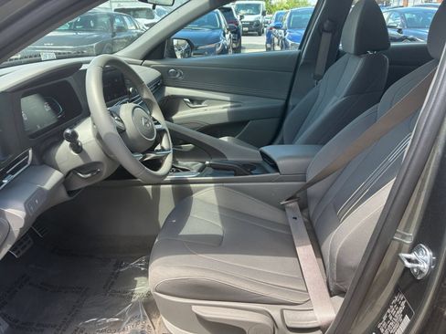 Used 2026 Hyundai Elantra Sport FWD image 22