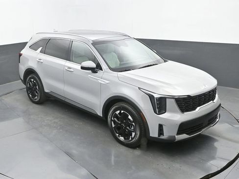 Used 2025 Kia Sorento S w/ Panoramic Sunroof Package FWD image 28