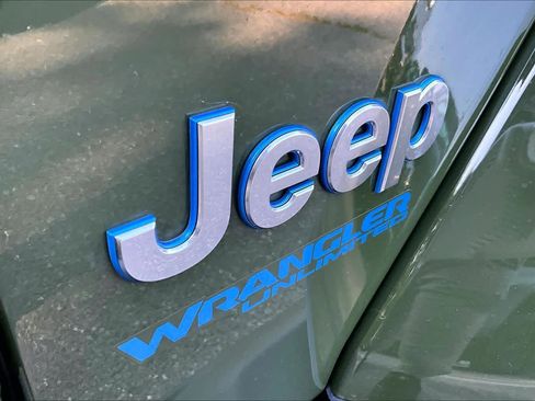 Used 2021 Jeep Wrangler Unlimited Sahara w/ Cold Weather Group AWD/4WD image 29