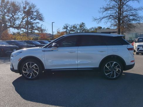 New 2025 Lincoln Corsair Reserve w/ Equipment Group 202A image 6