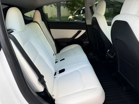 Used 2021 Tesla Model Y Long Range AWD/4WD image 21