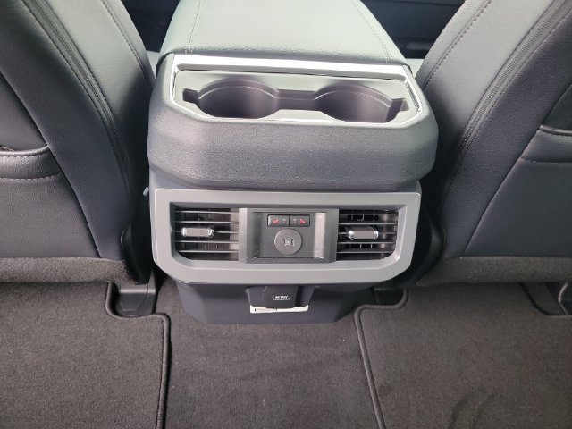 New 2027 Ford F250 Lariat w/ Lariat Premium Package AWD/4WD image 10