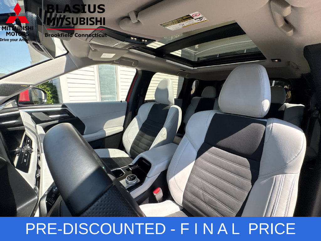 Used 2025 Mitsubishi Outlander SE AWD/4WD image 19