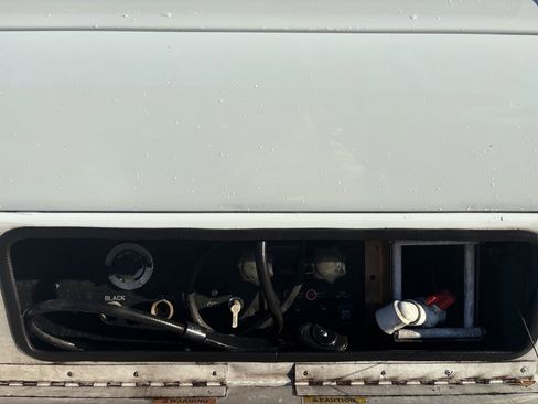 Used 2022 Mercedes-Benz Sprinter 144 Cargo image 14