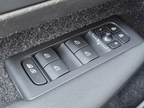 Certified 2023 Volvo C40 P8 Recharge Ultimate AWD/4WD image 20