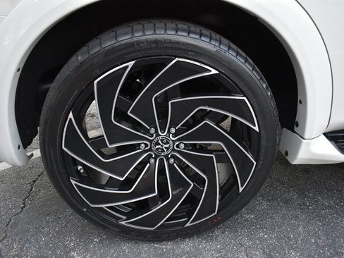 Used 2018 INFINITI QX80 2WD w/ Driver Assistance Package image 36