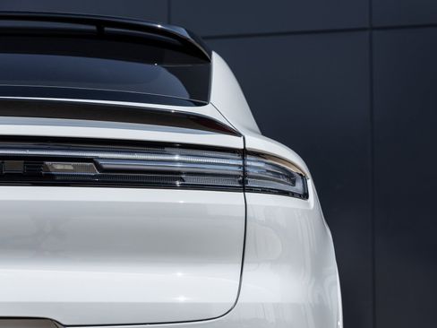 New 2025 Porsche Cayenne Turbo image 14