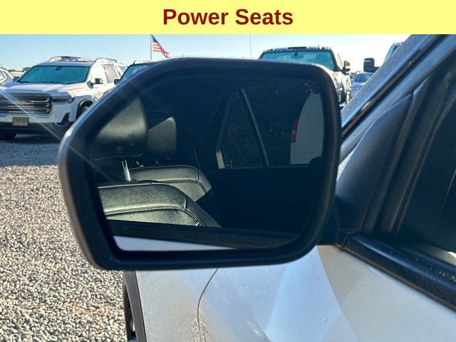 Used 2020 Ford Explorer XLT w/ Equipment Group 202A AWD/4WD image 7
