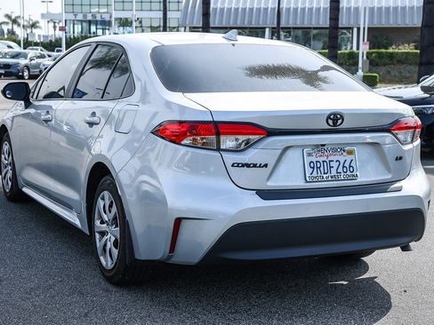 Used 2025 Toyota Corolla LE image 4