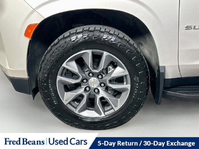 Used 2022 Chevrolet Suburban LT w/ Luxury Package AWD/4WD image 40