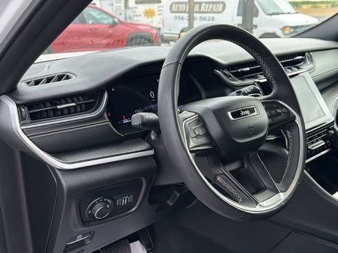 Used 2023 Jeep Grand Cherokee L Laredo AWD/4WD image 13