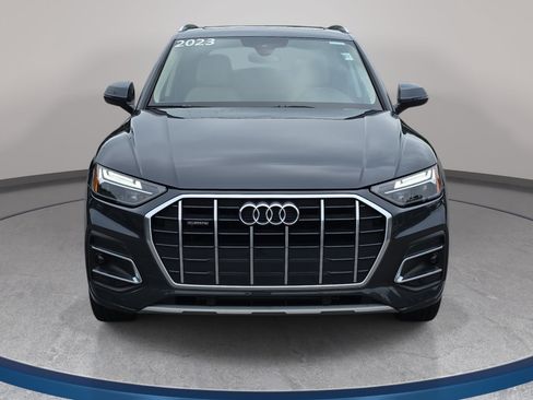 Used 2023 Audi Q5 2.0T Premium w/ Convenience Package AWD/4WD image 2