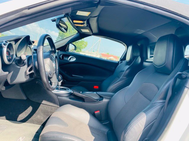 Used 2018 Nissan 370Z Touring Sport RWD image 21