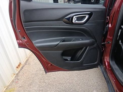 Used 2022 Jeep Compass Latitude FWD image 13