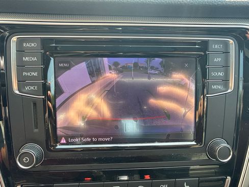 Used 2019 Volkswagen Passat 2.0T Wolfsburg FWD image 12