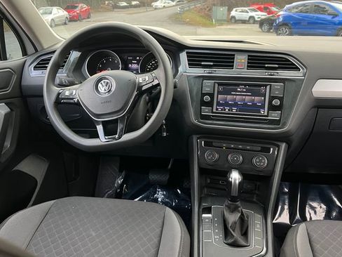Used 2019 Volkswagen Tiguan S image 17