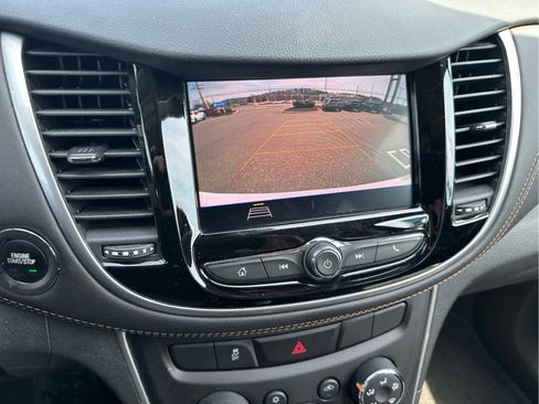 Certified 2022 Chevrolet Trax LT w/ Driver Confidence Package image 10