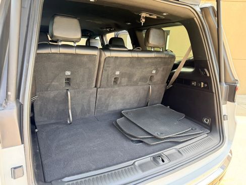 Used 2025 Jeep Wagoneer Series II AWD/4WD image 27