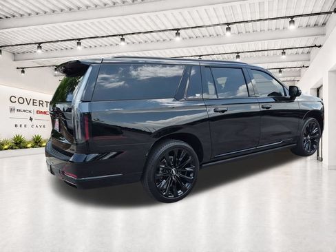 Used 2025 Cadillac Escalade ESV Sport Platinum w/ LPO, ONYX Package AWD/4WD image 10